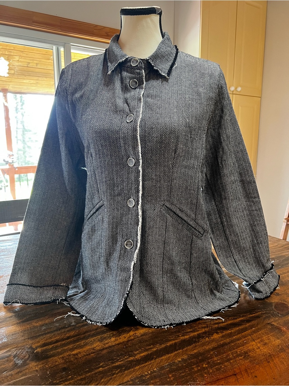 Frayed-Edge Herringbone Button Jacket in Charcoal Gray